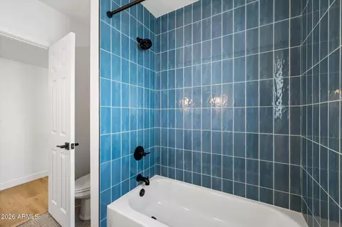 Bath - 1731 E Verde Ln, Phoenix, AZ 85016 photo 2 of 5