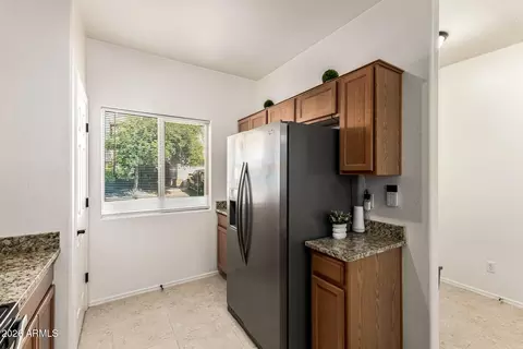 Kitchen - 900 W Broadway Ave #62, Apache Junction, AZ 85120 photo 2 of 2