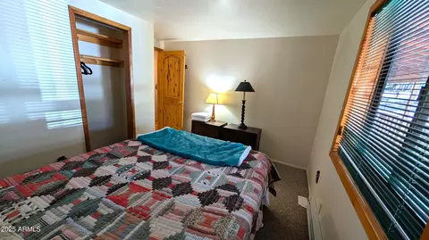 Bedroom - 2425 Tall Trees Loop, Forest Lakes, AZ 85931 photo 5 of 7