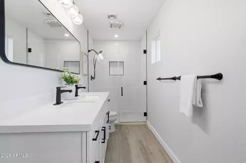 Bath - 7 E Balboa Dr, Tempe, AZ 85282 photo 1 of 2
