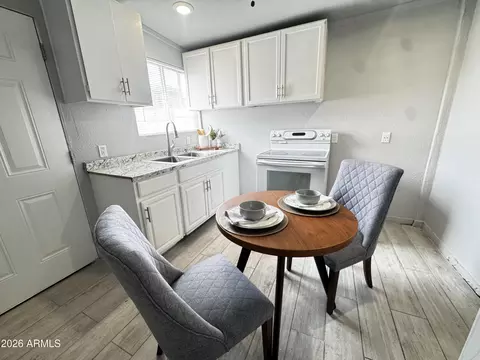 Kitchen - 7732 W Mitchell Dr, Phoenix, AZ 85033 photo 2 of 2