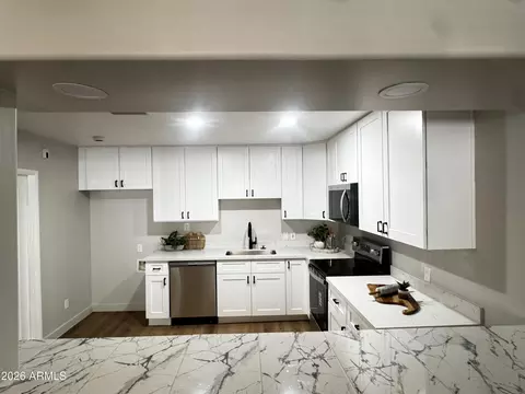 Kitchen - 7732 W Mitchell Dr, Phoenix, AZ 85033 photo 1 of 2