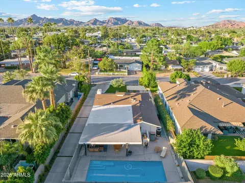 View/Area - 4113 E Glenrosa Ave, Phoenix, AZ 85018 photo 2 of 4