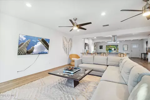Living - 4113 E Glenrosa Ave, Phoenix, AZ 85018 photo 1 of 1