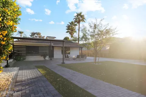 Exterior - 4113 E Glenrosa Ave, Phoenix, AZ 85018 photo 2 of 9