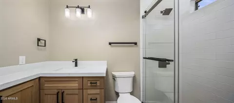 Bath - 4052 E Abraham Ln, Phoenix, AZ 85050 photo 1 of 4