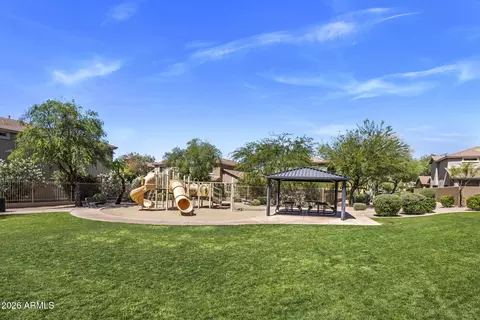 Exterior - 4052 E Abraham Ln, Phoenix, AZ 85050 photo 4 of 6