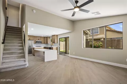 Living - 4052 E Abraham Ln, Phoenix, AZ 85050 photo 4 of 4