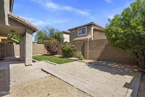 Exterior - 4052 E Abraham Ln, Phoenix, AZ 85050 photo 5 of 6