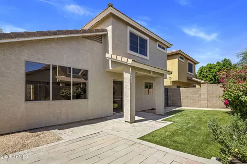 Exterior - 4052 E Abraham Ln, Phoenix, AZ 85050 photo 2 of 6
