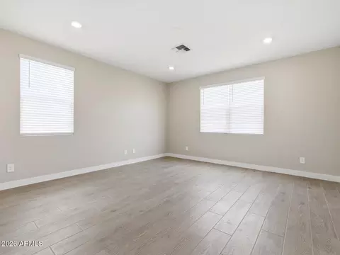 Living - 418 W Flatiron Trl, Apache Junction, AZ 85120 photo 2 of 2