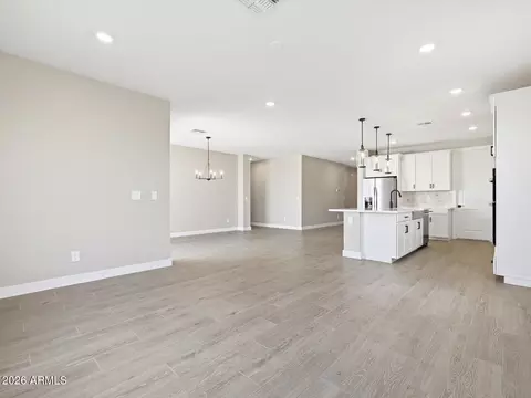 Living - 418 W Flatiron Trl, Apache Junction, AZ 85120 photo 1 of 2