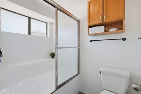 Bath - 4029 E Cholla Canyon Dr, Phoenix, AZ 85044 photo 2 of 4