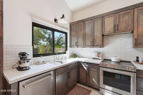 Kitchen - 4029 E Cholla Canyon Dr, Phoenix, AZ 85044 photo 5 of 5