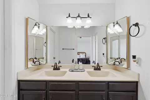 Bath - 4029 E Cholla Canyon Dr, Phoenix, AZ 85044 photo 1 of 4