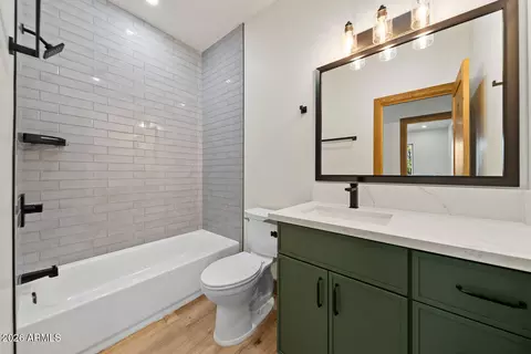 Bath - 2235 Par Pl, Overgaard, AZ 85933 photo 1 of 3