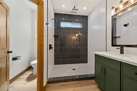 Bath - 2235 Par Pl, Overgaard, AZ 85933 photo 2 of 3
