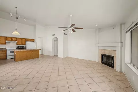 5027 E Vaughn Dr, Phoenix, AZ 85044 photo 5