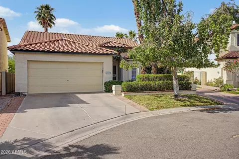 5027 E Vaughn Dr, Phoenix, AZ 85044