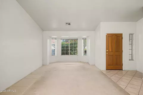 5027 E Vaughn Dr, Phoenix, AZ 85044 photo 2