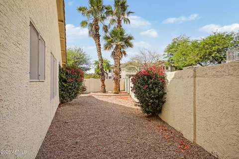 5027 E Vaughn Dr, Phoenix, AZ 85044 photo 26