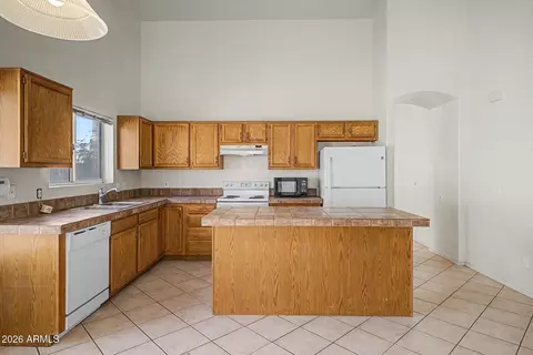 5027 E Vaughn Dr, Phoenix, AZ 85044 photo 8