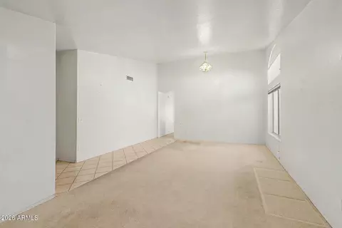 5027 E Vaughn Dr, Phoenix, AZ 85044 photo 4