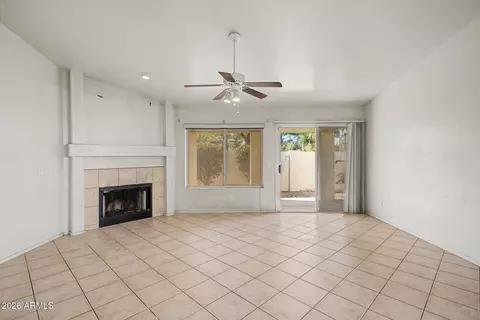 5027 E Vaughn Dr, Phoenix, AZ 85044 photo 6