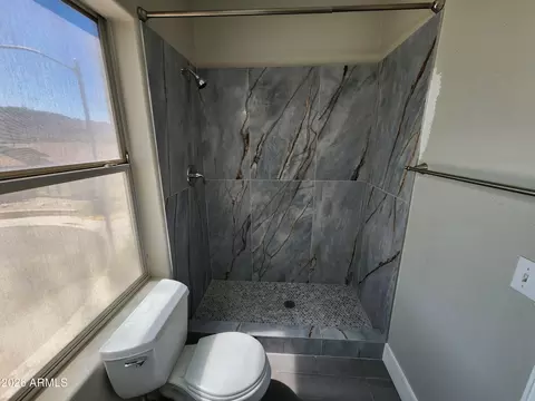 Bath - 1418 E Malapai Dr, Phoenix, AZ 85020 photo 3 of 4
