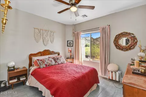 Bedroom - 1418 E Malapai Dr, Phoenix, AZ 85020 photo 2 of 2