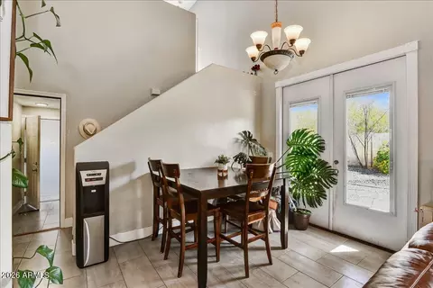 Dining - 1418 E Malapai Dr, Phoenix, AZ 85020 photo 1 of 1