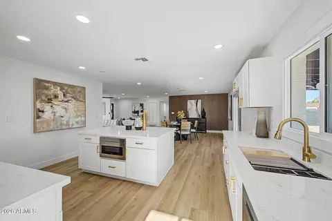 Kitchen - 3235 E Larkspur Dr, Phoenix, AZ 85032 photo 4 of 4