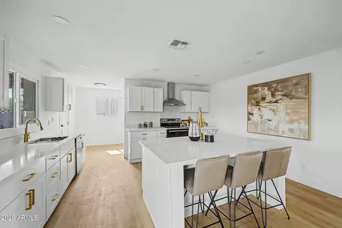Kitchen - 3235 E Larkspur Dr, Phoenix, AZ 85032 photo 3 of 4