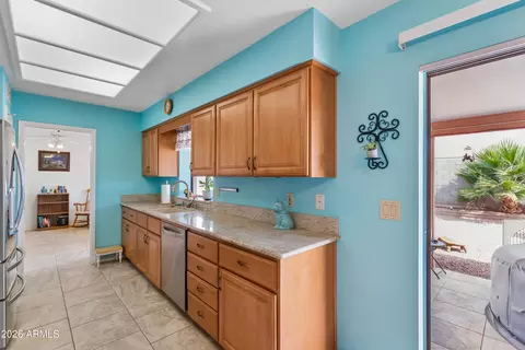 Kitchen - 8222 E Monte Ave E, Mesa, AZ 85209 photo 3 of 6