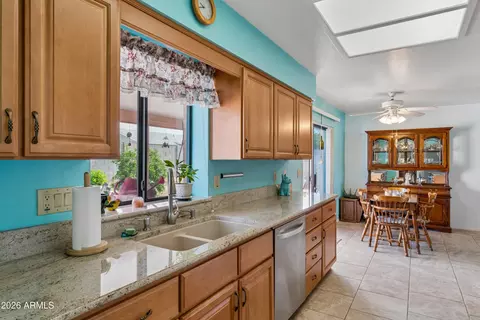 Kitchen - 8222 E Monte Ave E, Mesa, AZ 85209 photo 2 of 6