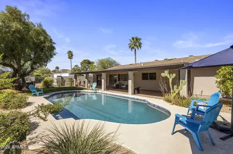 Exterior - 2901 E Las Rocas Dr, Phoenix, AZ 85028 photo 5 of 8