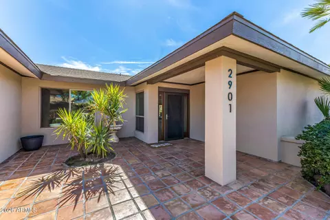 Exterior - 2901 E Las Rocas Dr, Phoenix, AZ 85028 photo 4 of 8