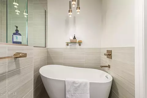 Bath - 2901 E Las Rocas Dr, Phoenix, AZ 85028 photo 3 of 8
