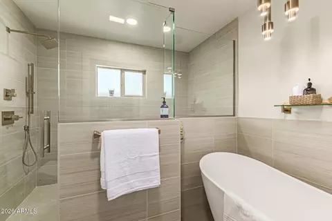 Bath - 2901 E Las Rocas Dr, Phoenix, AZ 85028 photo 2 of 8