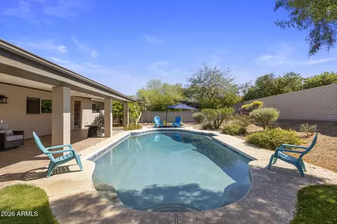 Exterior - 2901 E Las Rocas Dr, Phoenix, AZ 85028 photo 7 of 8