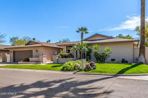 Exterior - 2901 E Las Rocas Dr, Phoenix, AZ 85028 photo 2 of 8