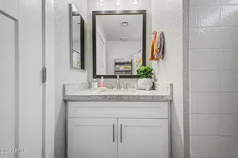 Bath - 441 S Maple -- #162, Mesa, AZ 85206 photo 2 of 3