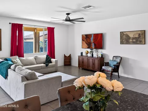 Living - 2439 W Pecan Rd, Phoenix, AZ 85041 photo 2 of 2