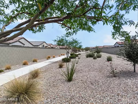 Exterior - 2439 W Pecan Rd, Phoenix, AZ 85041 photo 7 of 9