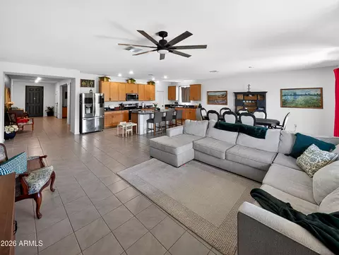 Living - 2439 W Pecan Rd, Phoenix, AZ 85041 photo 1 of 2