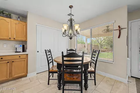 Dining - 2952 E Shady Spring Trl, Phoenix, AZ 85024 photo 2 of 2