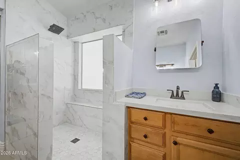 Bath - 2952 E Shady Spring Trl, Phoenix, AZ 85024 photo 1 of 4