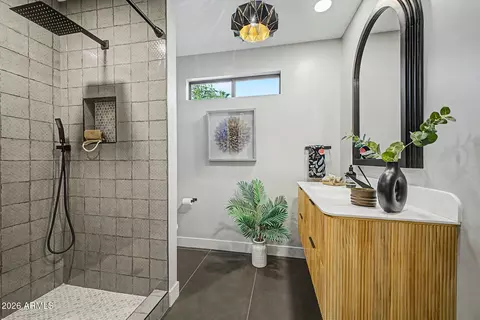Bath - 2532 E Sahuaro Dr, Phoenix, AZ 85028 photo 1 of 7