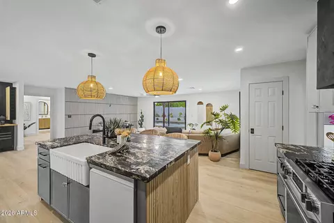 Kitchen - 2532 E Sahuaro Dr, Phoenix, AZ 85028 photo 4 of 9