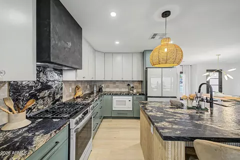 Kitchen - 2532 E Sahuaro Dr, Phoenix, AZ 85028 photo 2 of 9